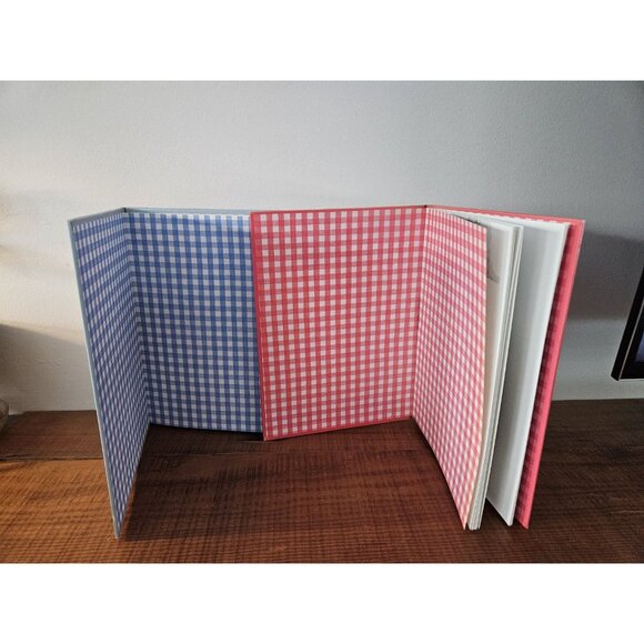 Vintage 1980 The Adventures Of Strawberry Shortcake And Her Friends Book - Picture 4 of 6